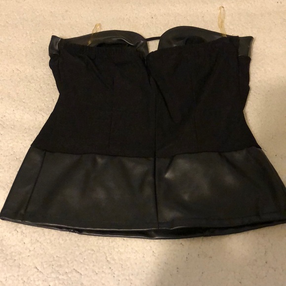 🌹Strapless Top🌹 - Picture 2 of 3